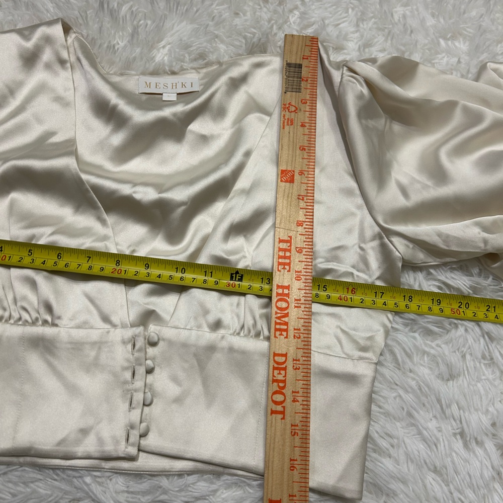 Meshki cream satin cropped blouse puff sleeves button up v-neck top shirt large - Picture 8 of 9